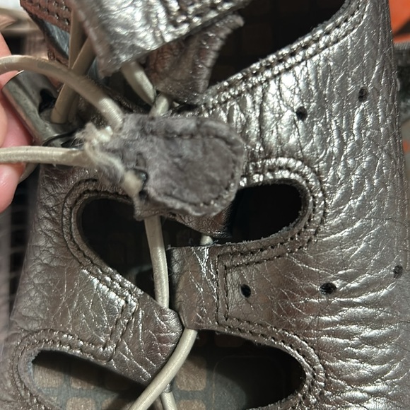 ECCO Bluma Toggle Pewter Metallic Comfort Walking Sandals | Size US 8 / EU 39 - Picture 11 of 12